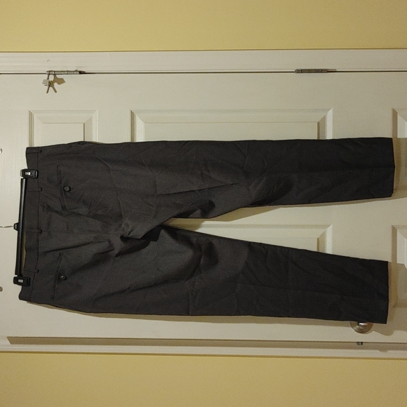Dress pants like new 36x32 - Picture 2 of 3